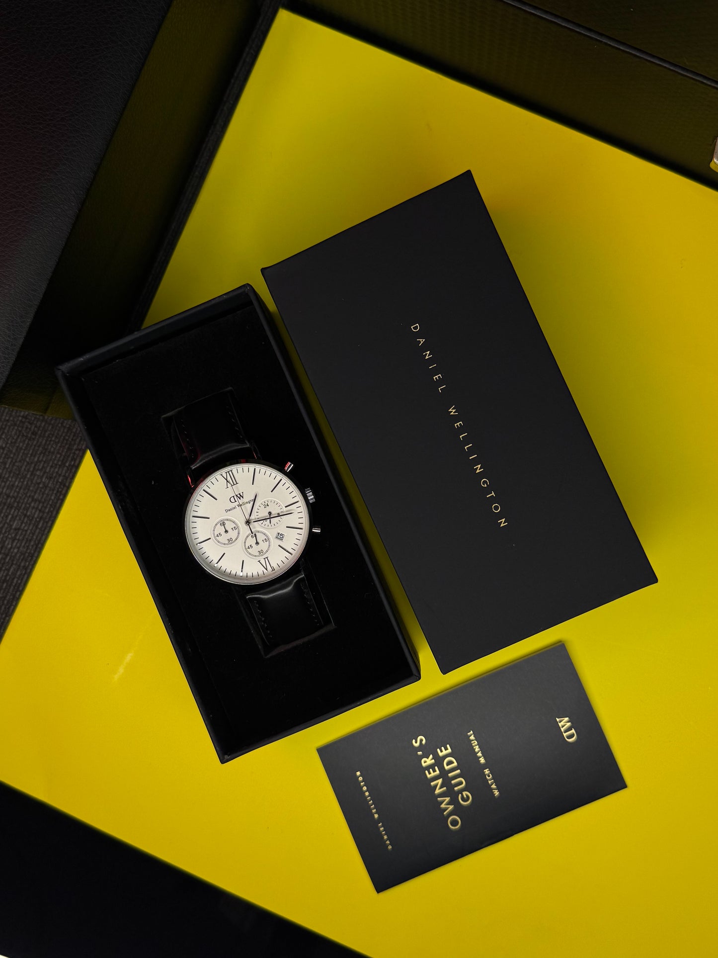 MONTRE DANIEL WELLINGTON CHRONOGRAPHE NOIR