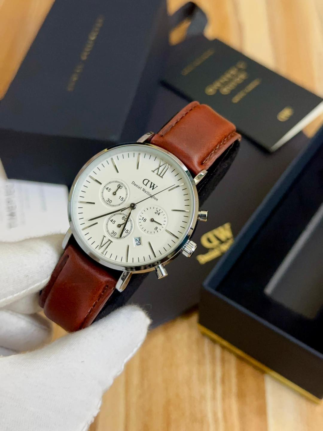 MONTRE WD HOMME CUIR MARRON - BLANC